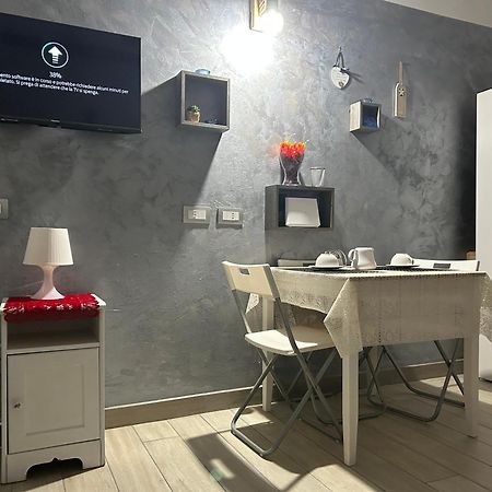 Vico21 Guest House Наполи Екстериор снимка