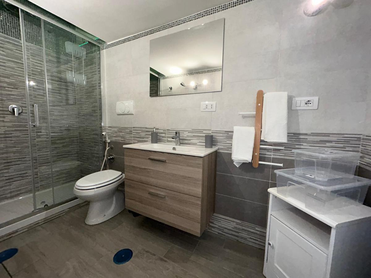 Vico21 Guest House Наполи Екстериор снимка