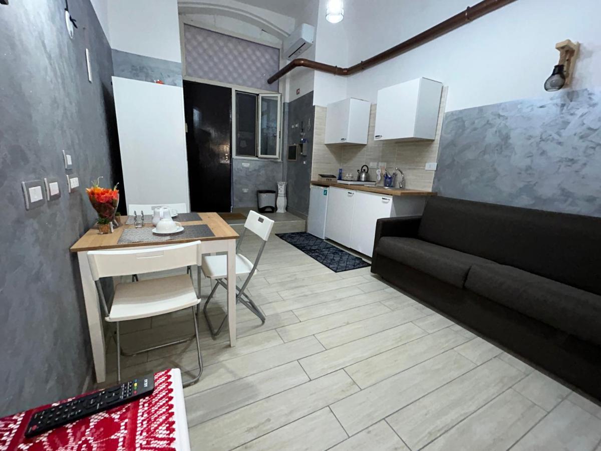 Vico21 Guest House Наполи Екстериор снимка