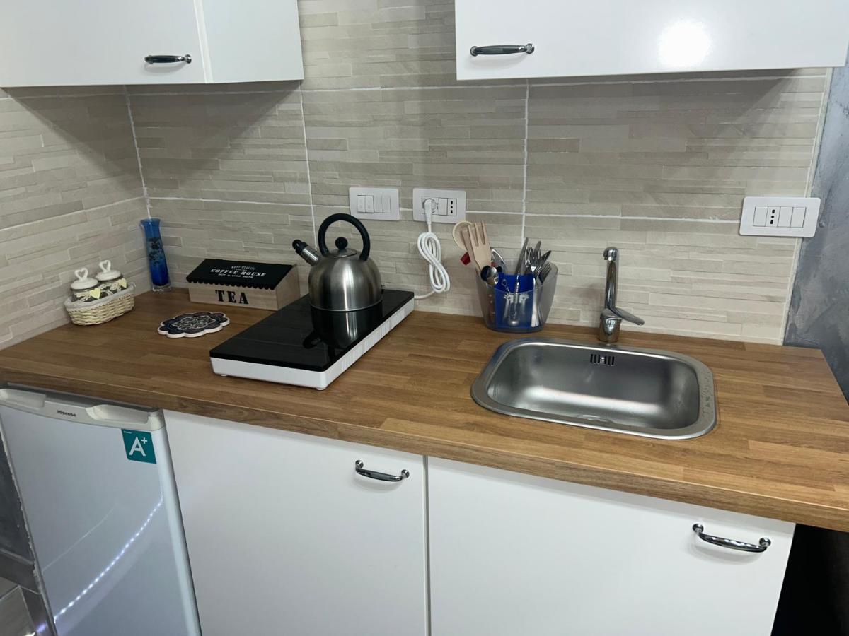 Vico21 Guest House Наполи Екстериор снимка