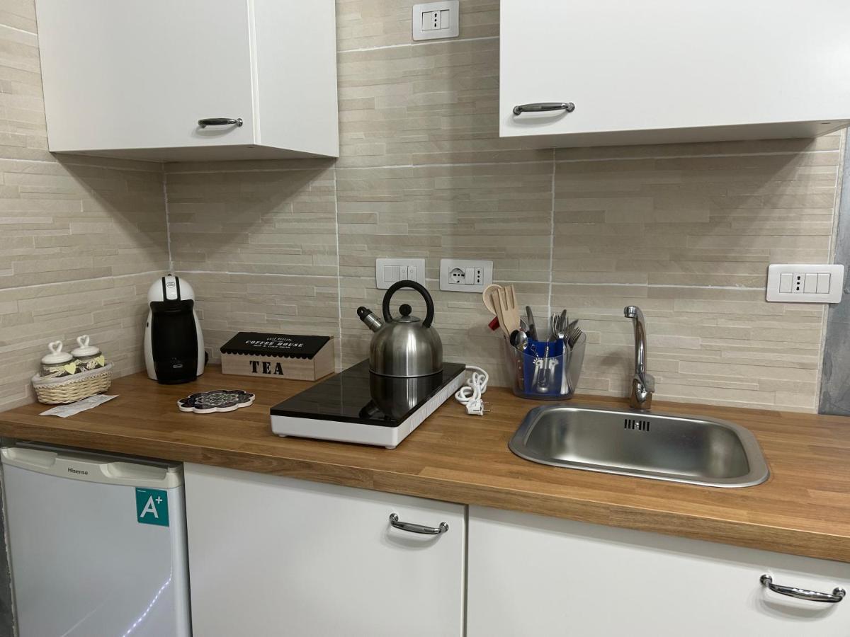 Vico21 Guest House Наполи Екстериор снимка